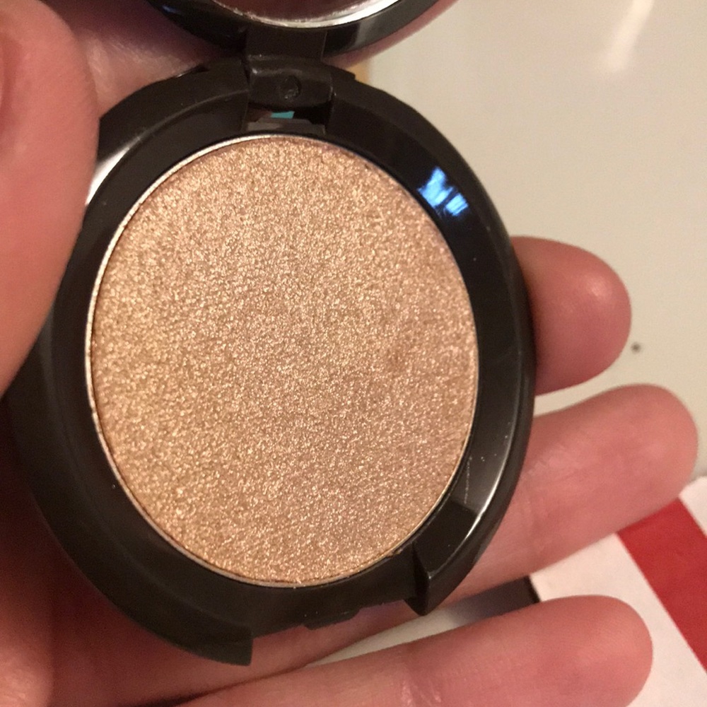 Becca Mini Opal Highlight